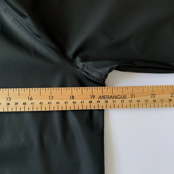 Herschel Supply Co Rain Jacket Coat Black Waterproof Fisherman Hood Snap - Picture 6 of 10